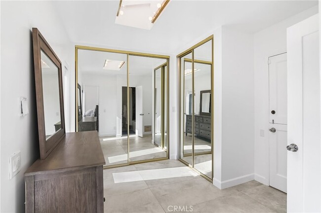 Building Photo - 1177 Temple Hills Dr