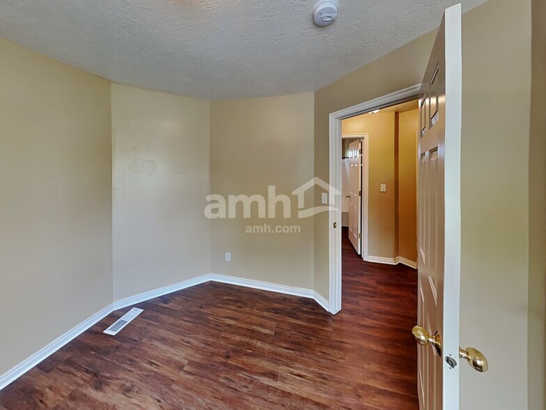 Building Photo - 252 S 540 W