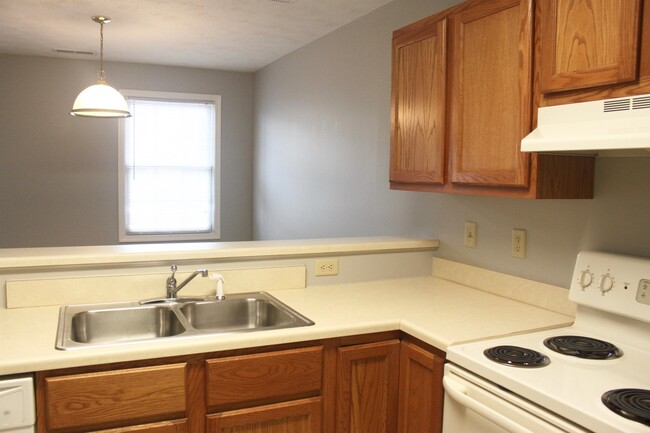 Building Photo - 2453 Mosby Ct