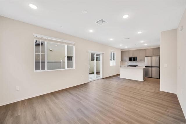 Building Photo - 28311 Via Moscotel