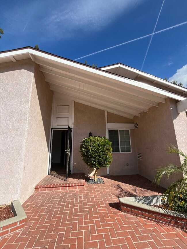 Building Photo - 12727 Shenley St