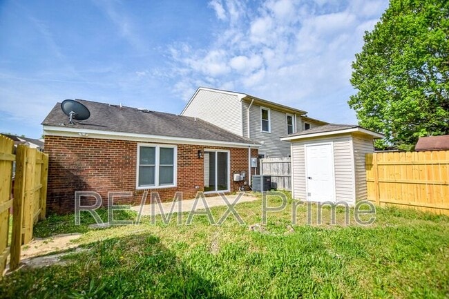 Building Photo - 3900 Raintree Ct