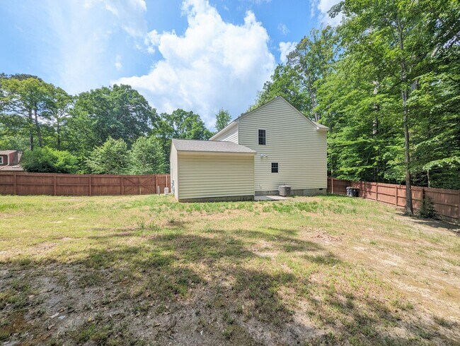 Building Photo - 15 Huntington Dr