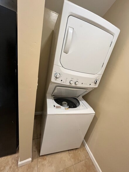 Building Photo - 5432 Mary Lane Dr