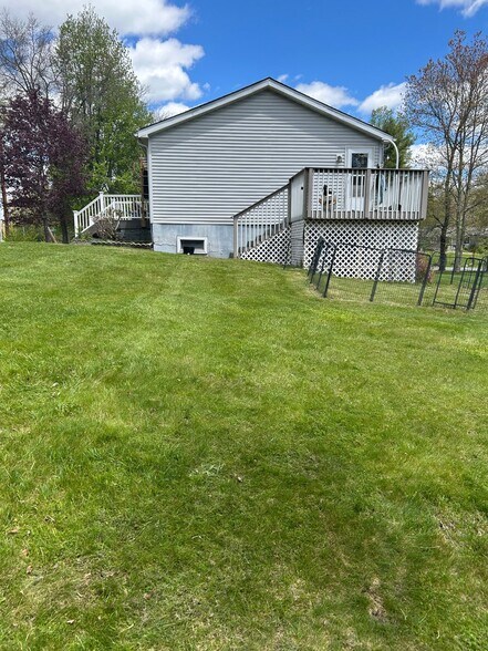 Building Photo - 47 Lakeland Dr
