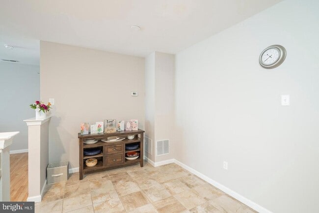 Building Photo - 5404 Drawbridge Ct