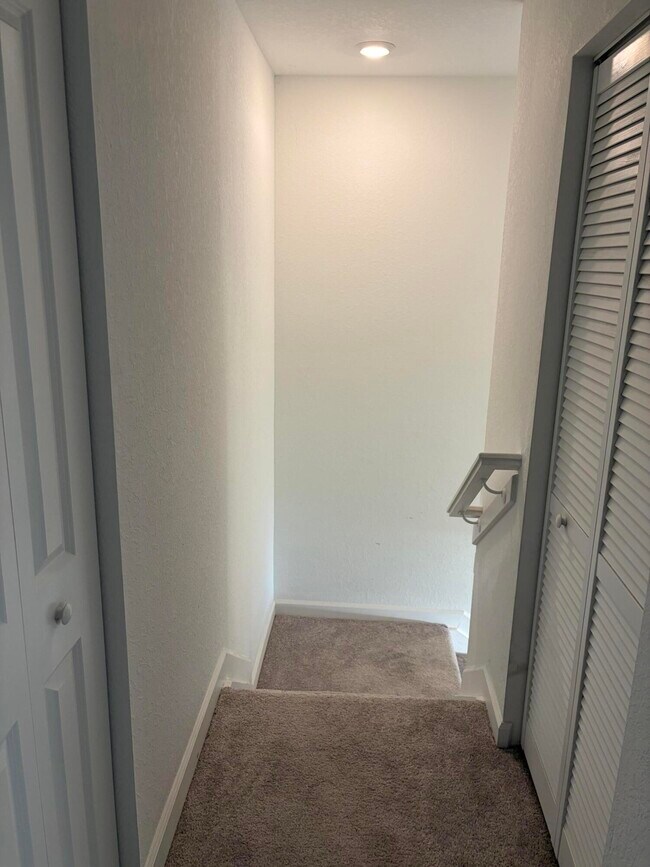 Building Photo - 4181 Lagoon Shore Dr