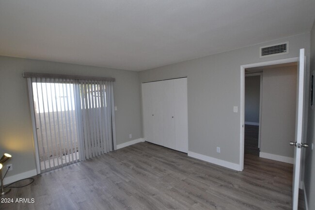 Building Photo - 518 S Allred Dr