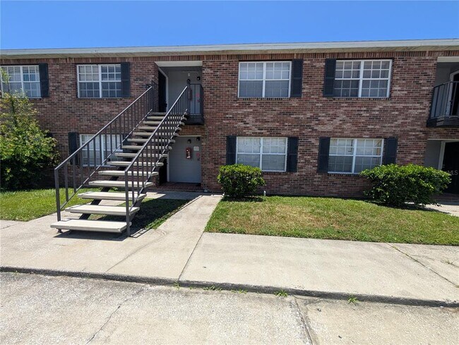 Primary Photo - 6415 S Roberts Ave