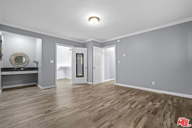 Building Photo - 1939 Selby Ave