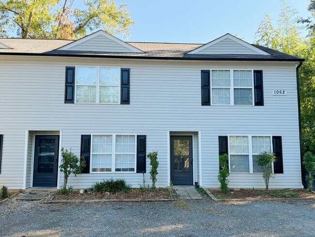 Building Photo - 1062 Ebenezer Avenue Ext