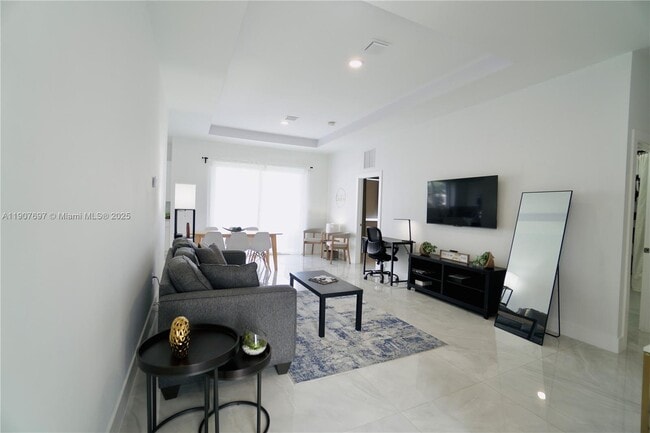 Building Photo - 1505 SW 27th Ct