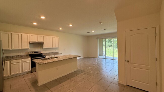 Building Photo - Discover the Charm of Feltrim Reserve! No ...