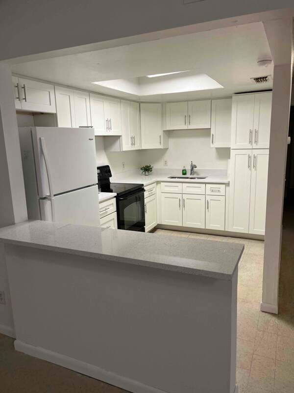 Building Photo - 3067 St Paul Dr