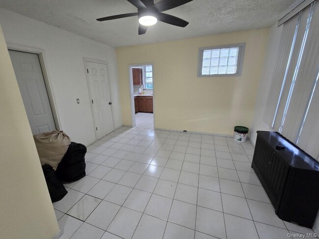 Building Photo - 3175 Layton Ave