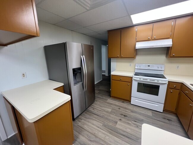 Building Photo - 11106 N Dowling Rd