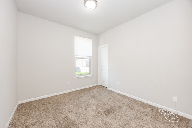 Building Photo - 4635 Mendocino Way