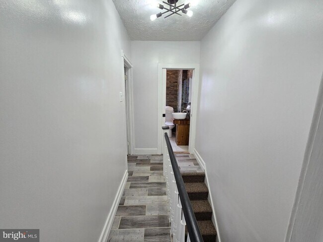 Building Photo - 3151 Pennock St