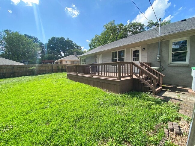 Building Photo - Nicely updated home in High Point Terrace