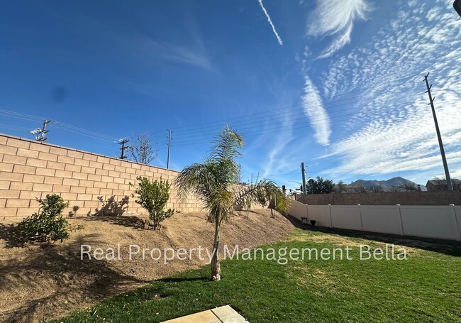 Building Photo - Stunning Single-Story Home in Menifee with...