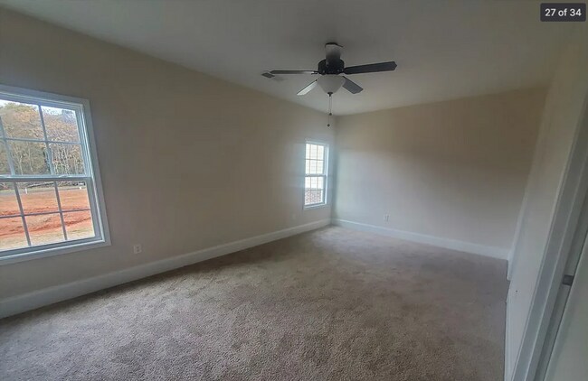 Building Photo - Charming 4 Bedroom 2.5 Bathroom with Bonus Room