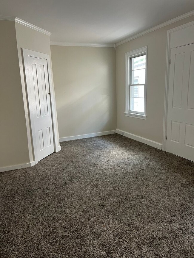 Building Photo - Newly renovated 2 bedroom House near Carlisle school complex