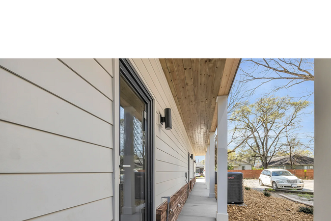 Building Photo - Modern 4-Bed Townhouse in Ridgedale – Minu...