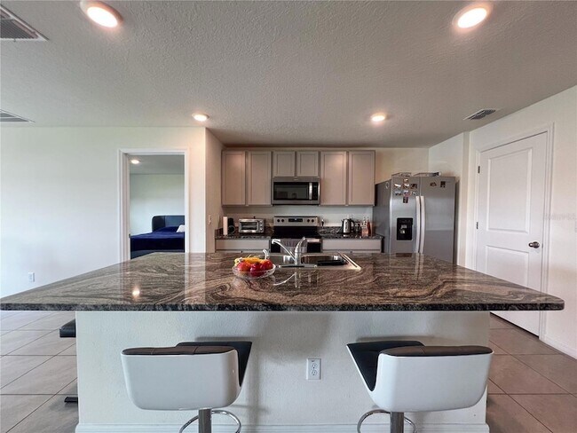 Building Photo - 10634 Chippewa Dr