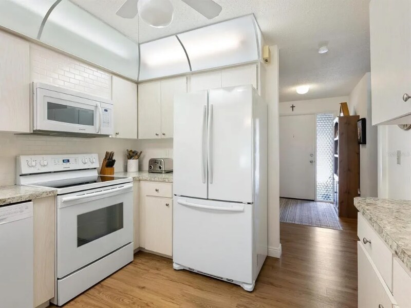 Building Photo - 1624 Whitehead Dr