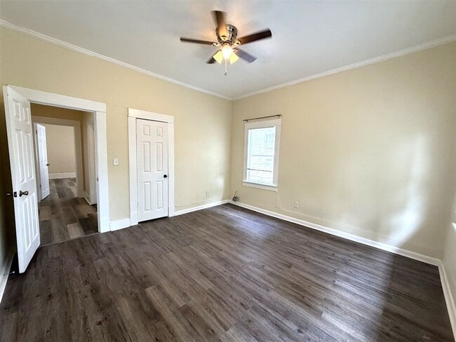 Building Photo - Beautifully Renovated 2 bedroom, 1 bath Bungalow | Historic Highland area | $900/Month Rent