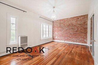 Building Photo - 532 S Coronado St