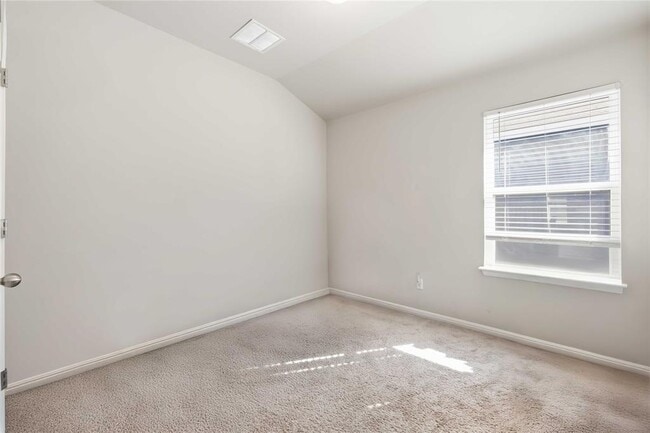 Building Photo - 805 Russet Rock Dr