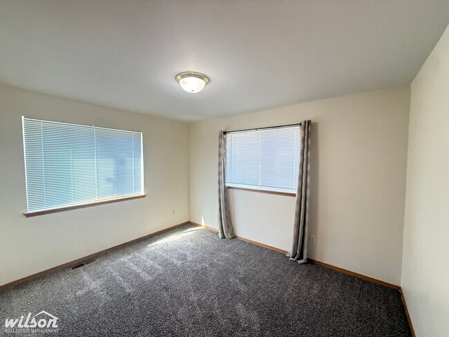 Building Photo - 7400 Richey Rd
