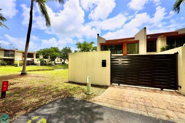 Building Photo - 7760 SW 103rd Pl