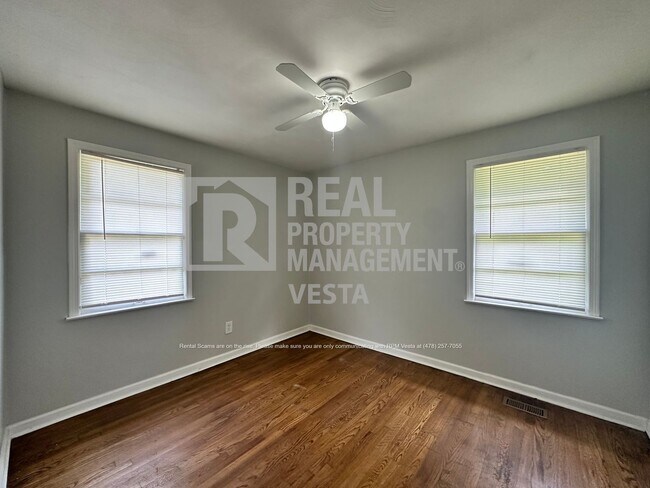 Building Photo - 3257 Ohara Dr S