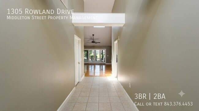 Building Photo - 1305 Rowland Dr