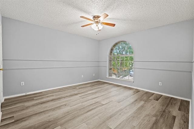 Building Photo - 1604 Lincoln Dr