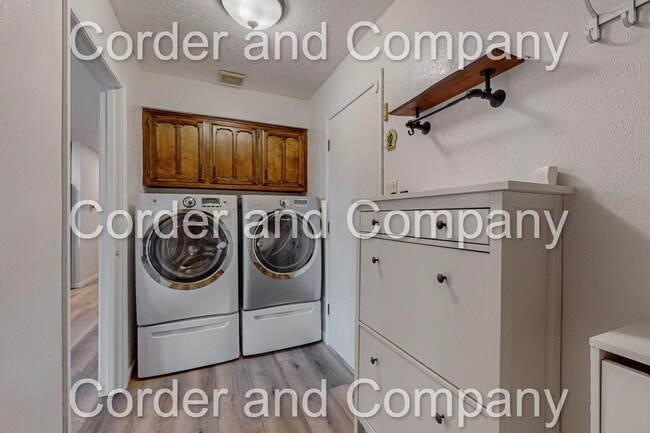 Building Photo - COMMING SOON! Spacious Floorplan - 3 Bedroom 2 Bathroom 2 Car Garage Home