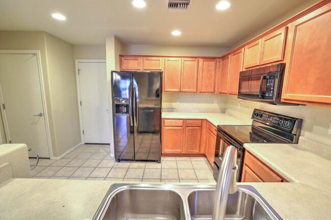 Building Photo - 5793 Cedar Ridge Rd