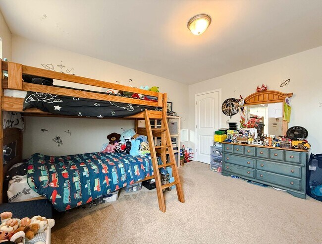 Building Photo - 3935 Standardbred Dr