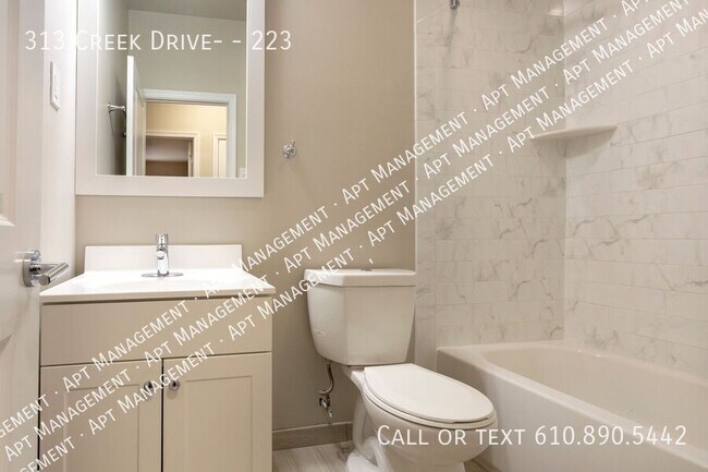 Building Photo - 313 Creek Dr