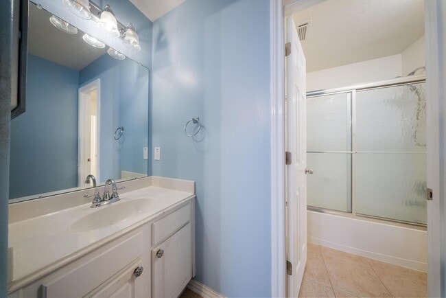 Building Photo - 6715 Rockwall Trail Dr