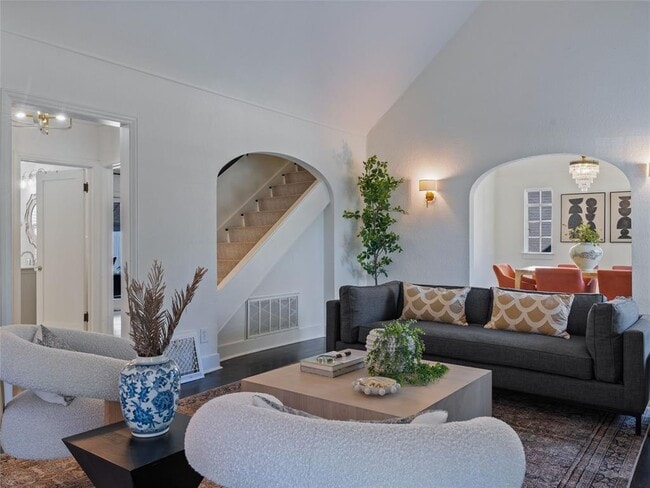 Building Photo - 212 Edgemere Ct