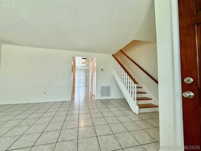 Building Photo - 337 Gulfstream Rd