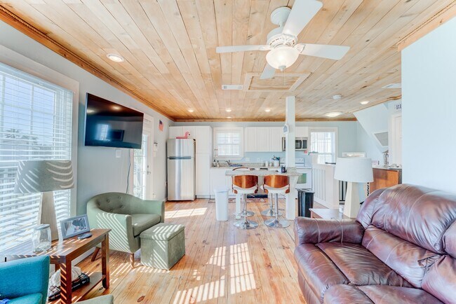 Building Photo - 4211 Surf Dr