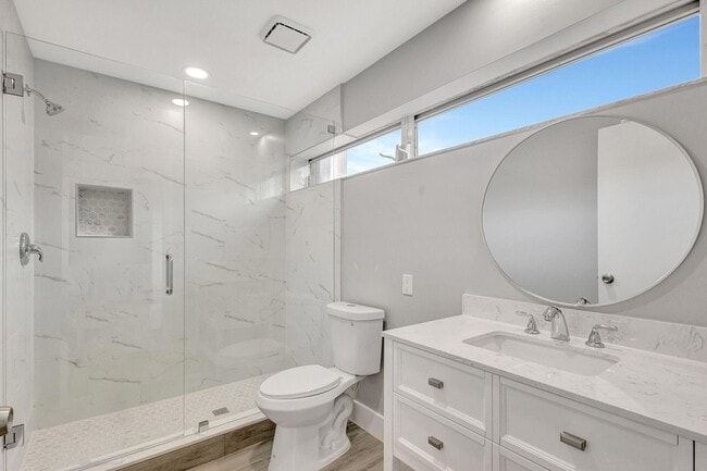 Building Photo - 843 Azalea Dr