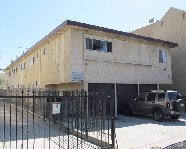 Building Photo - Diane Apartments