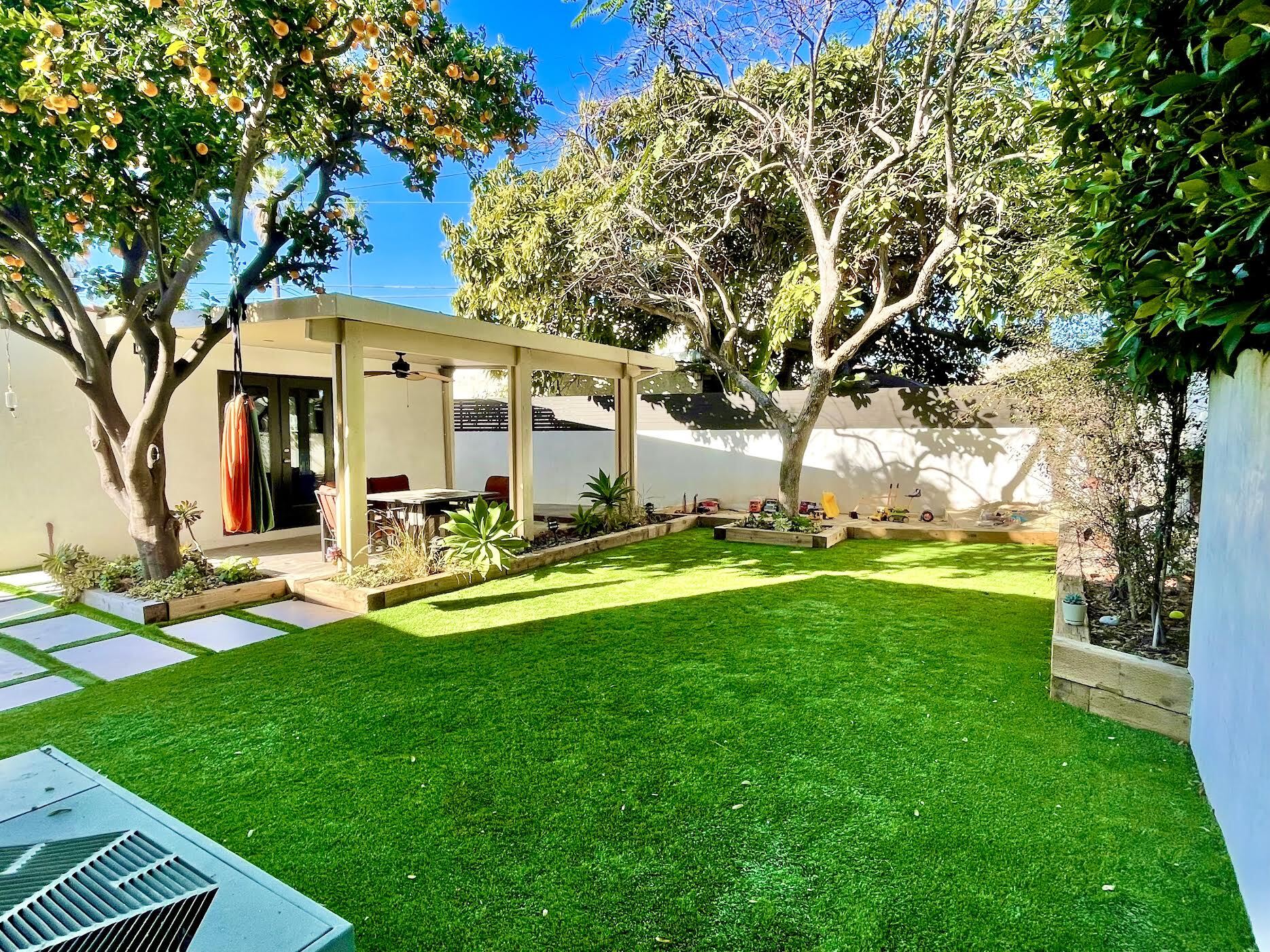 Your beautiful backyard - 3927 Degnan Blvd