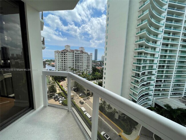 Building Photo - 20185 E Country Club Dr