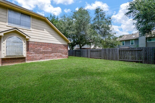 Building Photo - 6335 Oakburl Ln